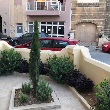 Oleander Butts Inn Żebbuġ Buitenkant foto