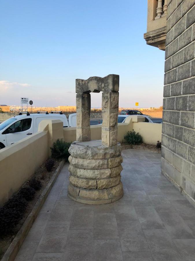 Oleander Butts Inn Żebbuġ Buitenkant foto