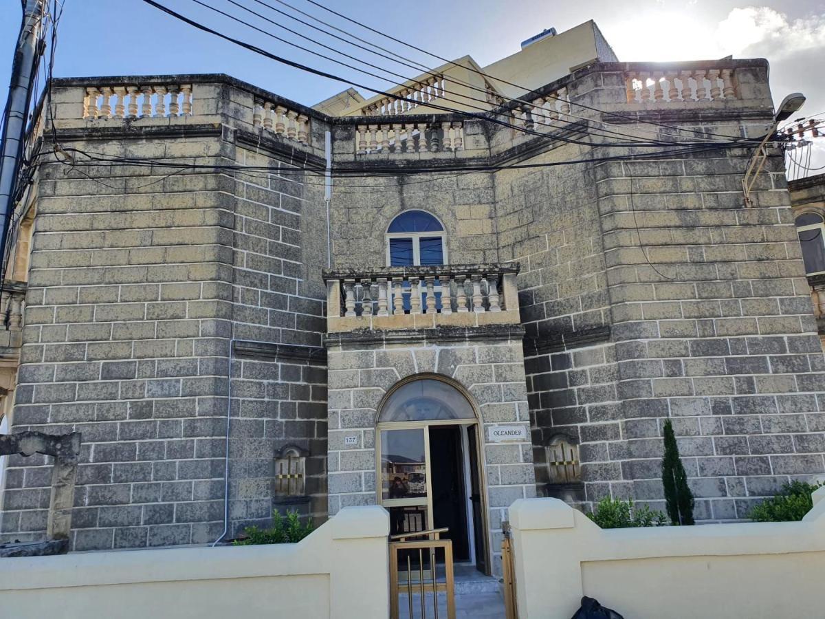 Oleander Butts Inn Żebbuġ Buitenkant foto